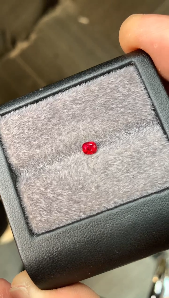 【闪购商品】定制尖晶石裸石未镶嵌0.45ct 吉尔德绝地武士