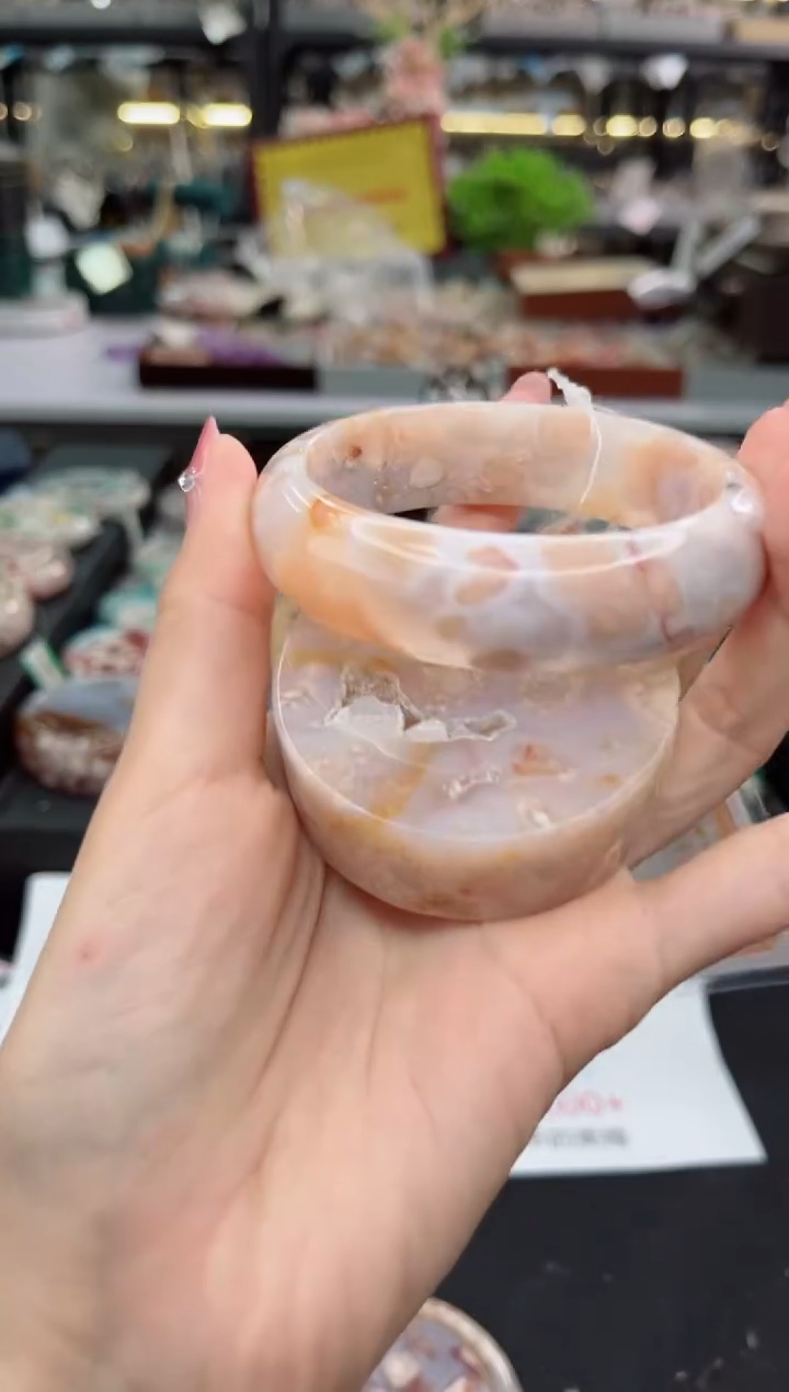 【闪购商品】石英质玉手镯未镶嵌59圈口（赠品镯心）3430172