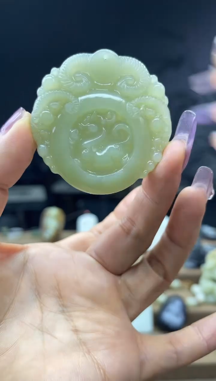 颈饰未镶嵌和田玉1