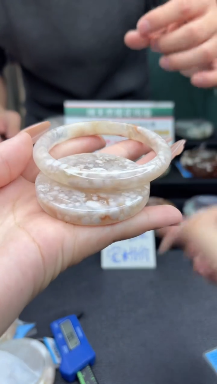 【闪购商品】石英质玉手镯未镶嵌87（59圈赠送镯心）