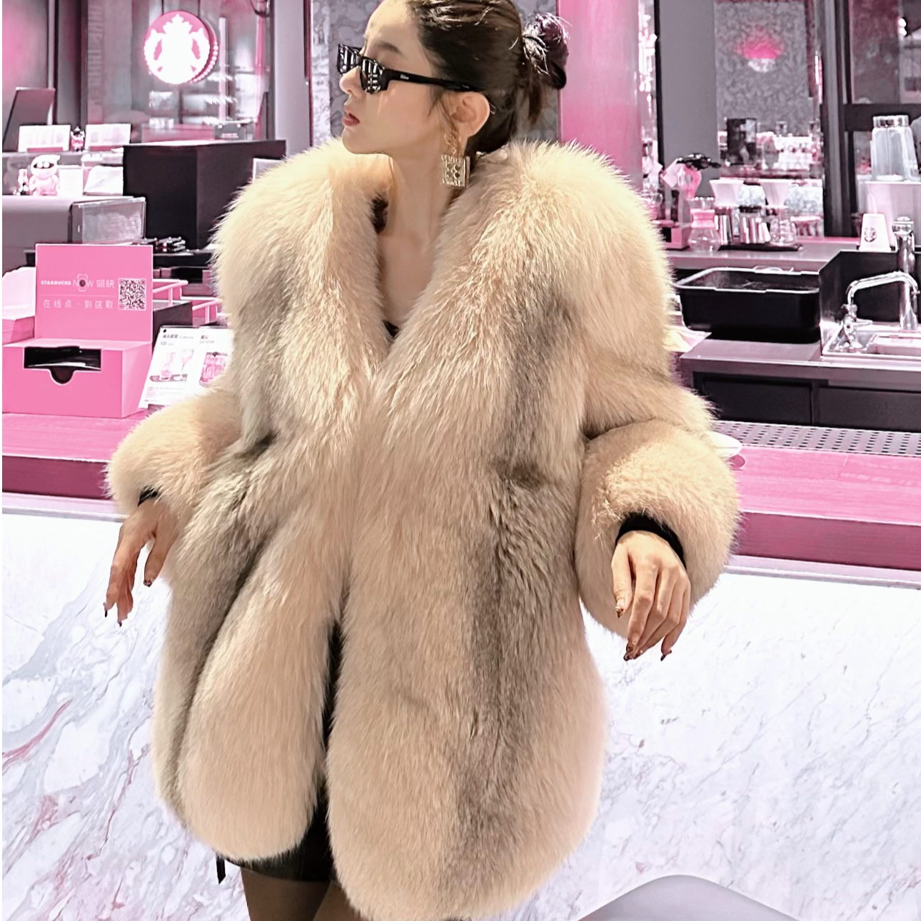 【源来有你】十字狐染粉70长度设计师款毛毛上衣