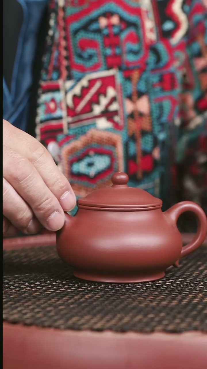 【闪购商品】紫砂红皮龙11号矮潘壶180CC微微暇