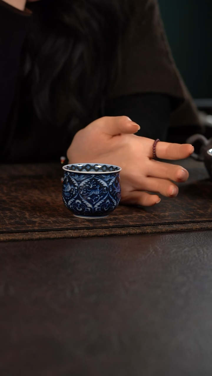 【闪购商品】杯洪印慕明蓝地如意凤鸟纹手握杯