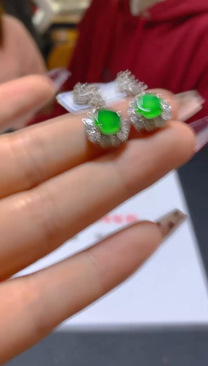 未镶嵌翡翠耳饰多样性发一