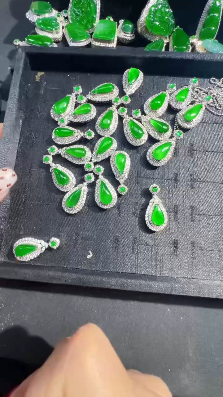 【闪购商品】定制翡翠未镶嵌水滴商品多样性发货1