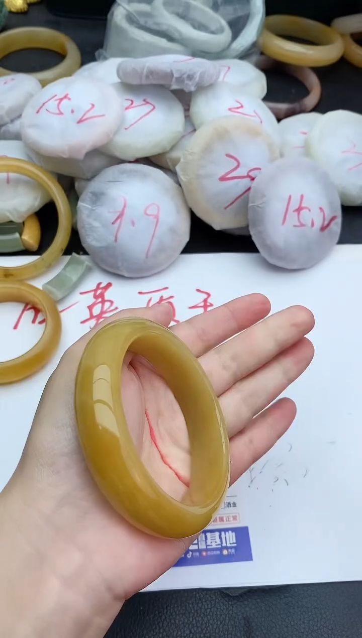 未镶嵌手镯石英质玉224+60/61