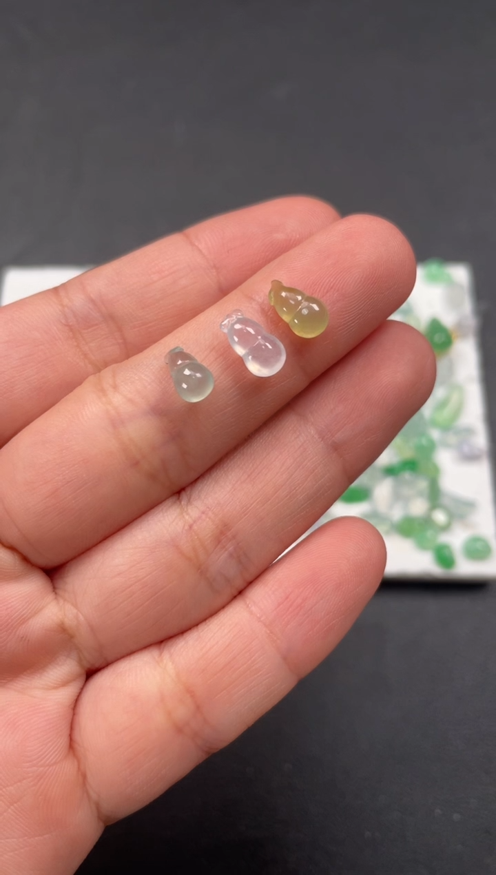 吊坠(不含链)18K金镶嵌翡翠3个  P246