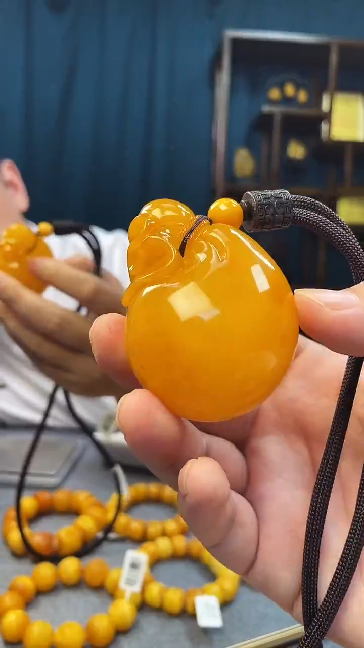 琥珀吊坠(赠链)未镶嵌蜜蜡钱袋子吊坠