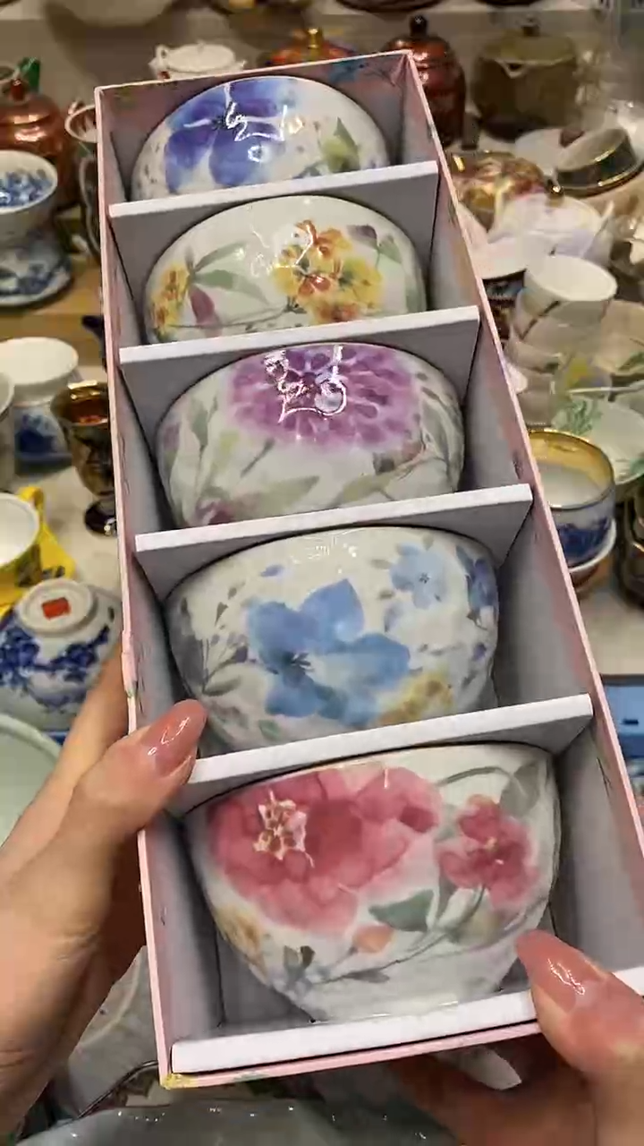 瓷片南**日系统自动截取直播间实时画面