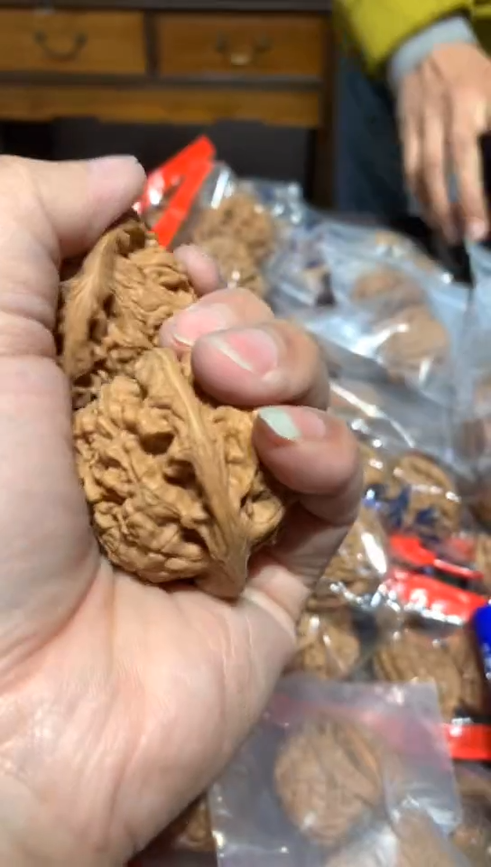 【闪购商品】文玩核桃吊坠大官帽核桃