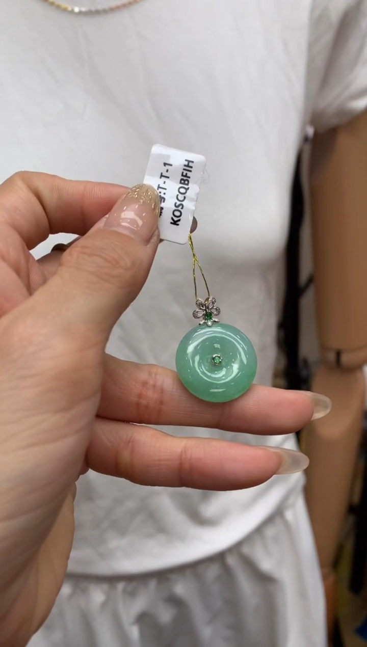 【闪购商品】翡翠颈饰18K金镶嵌平安扣