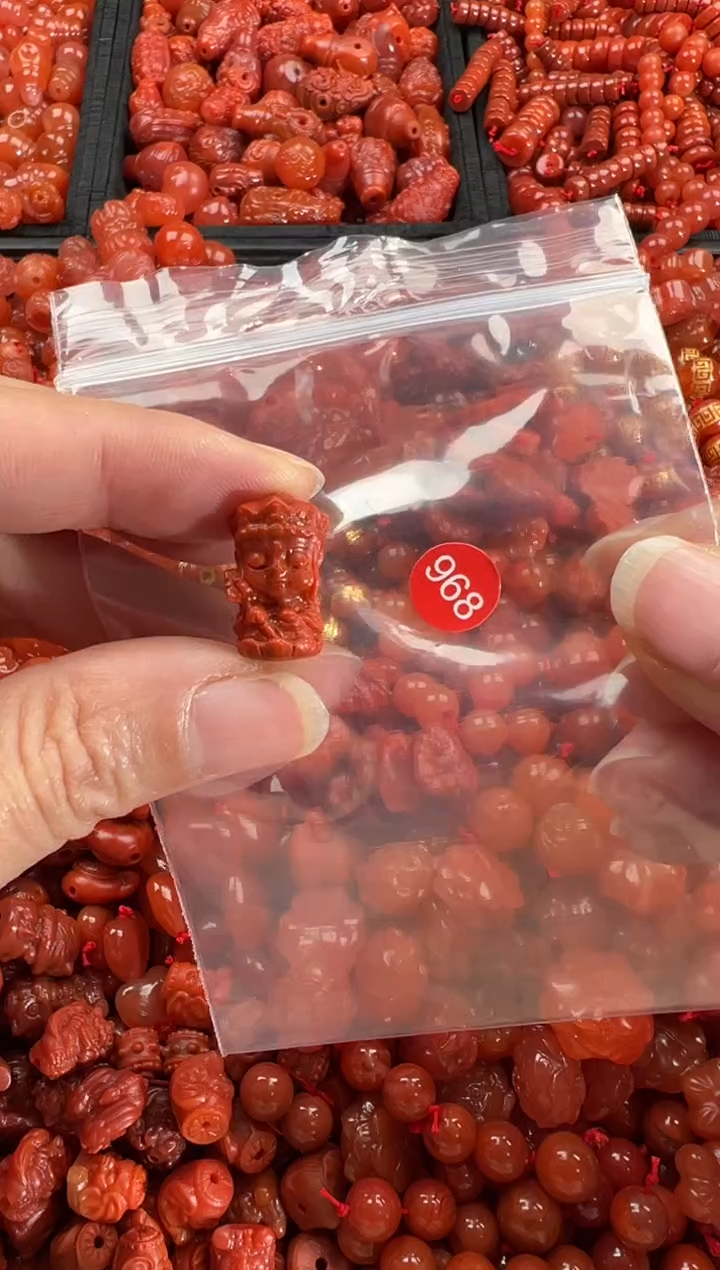 【闪购商品】南红玛瑙颈饰未镶嵌1