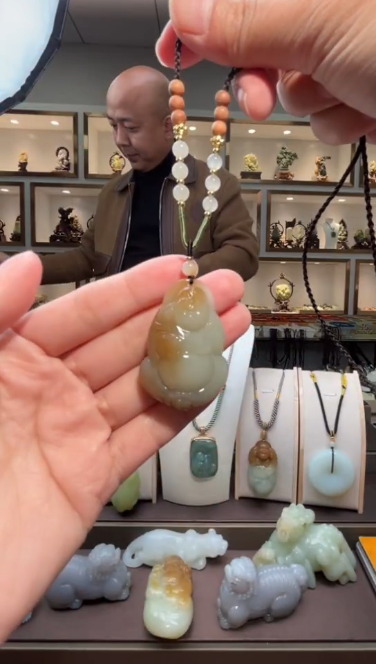 颈饰未镶嵌和田玉苏