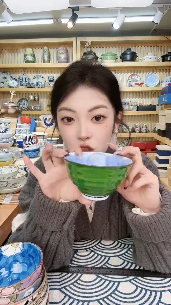 【闪购商品】盘有田烧12cm浮雕猫头鹰一个