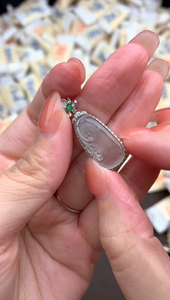 【闪购商品】翡翠挂件18K金镶嵌一
