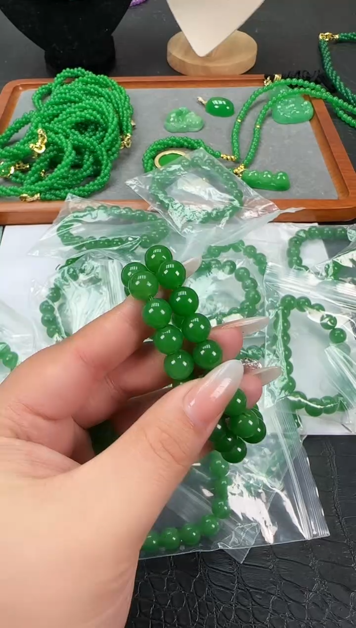 未镶嵌翡翠耳饰阳绿妈妈链手串卡10