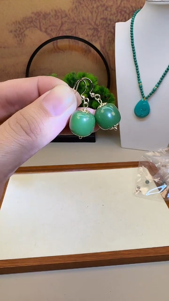 14K金镶嵌和田玉耳饰E117 