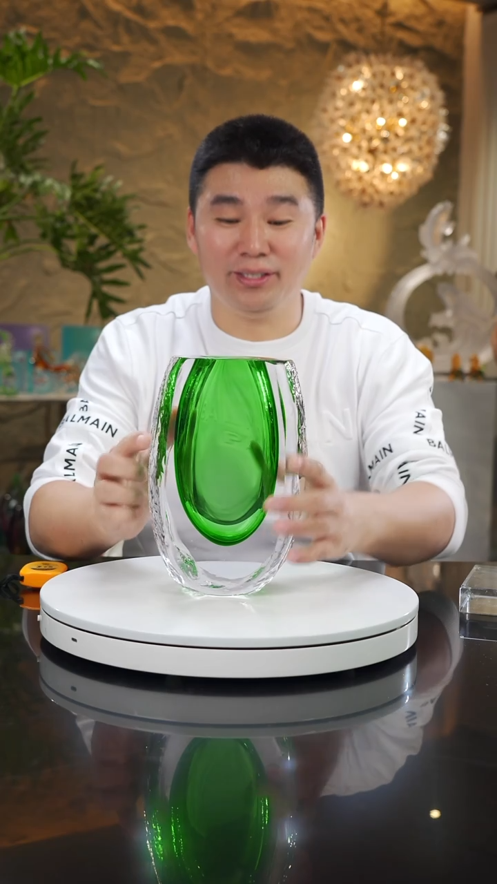 瓷片福利绿色花瓶