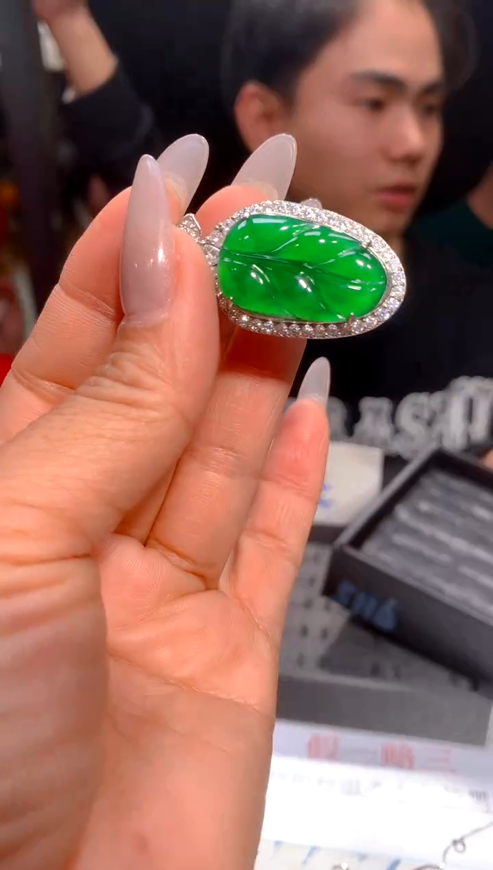 【闪购商品】定制翡翠未镶嵌50-多样性发货（发其一）