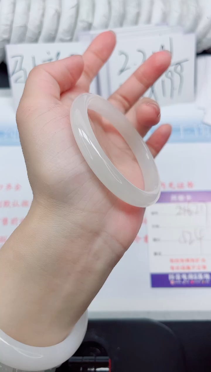 【闪购商品】石英质玉手镯未镶嵌217#52.4