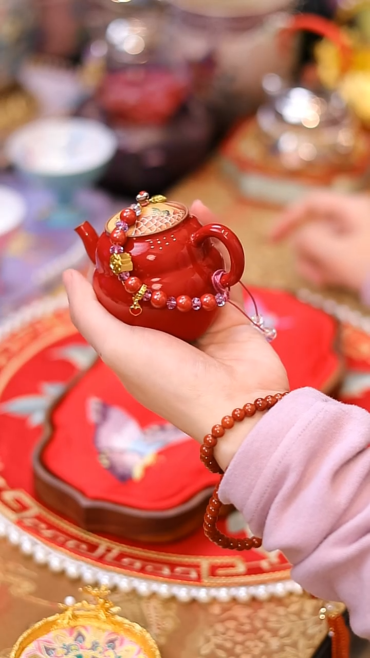 【闪购商品】摆件山怂阿卿直播间@@pm壶+链