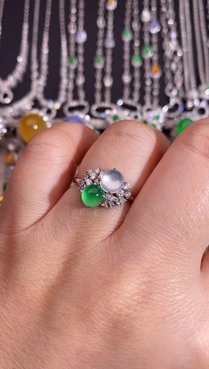 18K金镶嵌戒指翡翠戒指