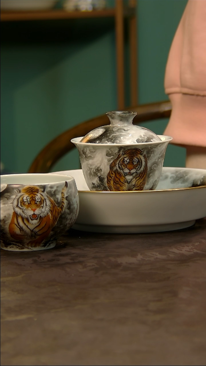 【闪购商品】青花手绘老虎套组