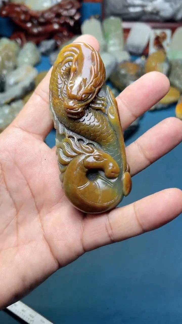 和田玉未镶嵌把件-