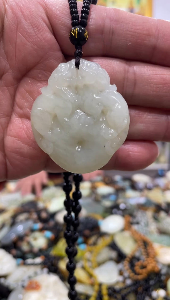 【闪购商品】岫玉吊坠未镶嵌            