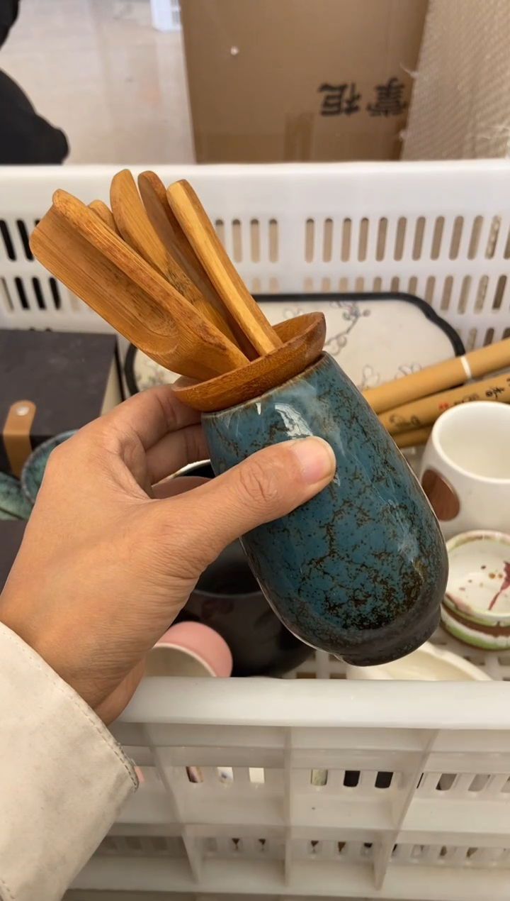 无运费险有瑕疵的摄影的产品有使用过的痕迹有点脏介意勿拍