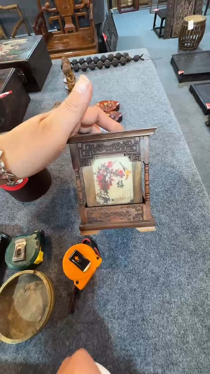 【闪购商品】梨木木雕福利笔筒