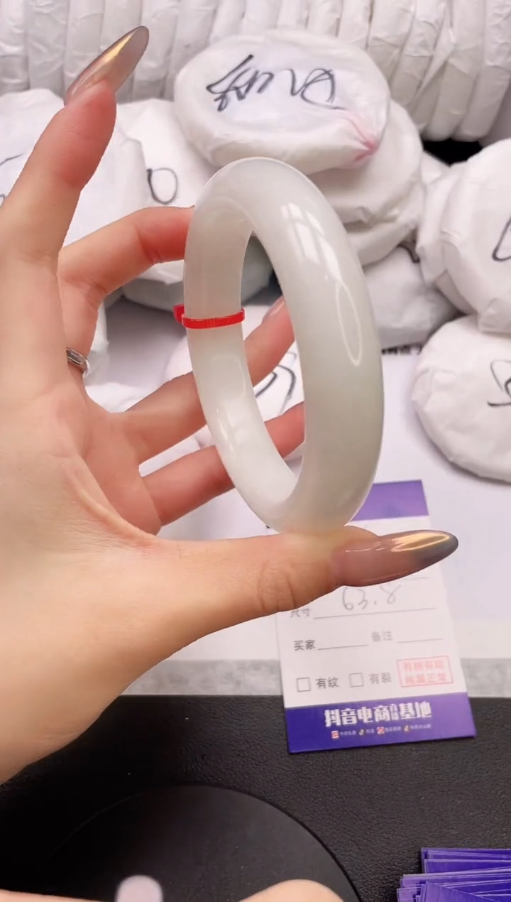 【闪购商品】和田玉手镯未镶嵌26K48-63