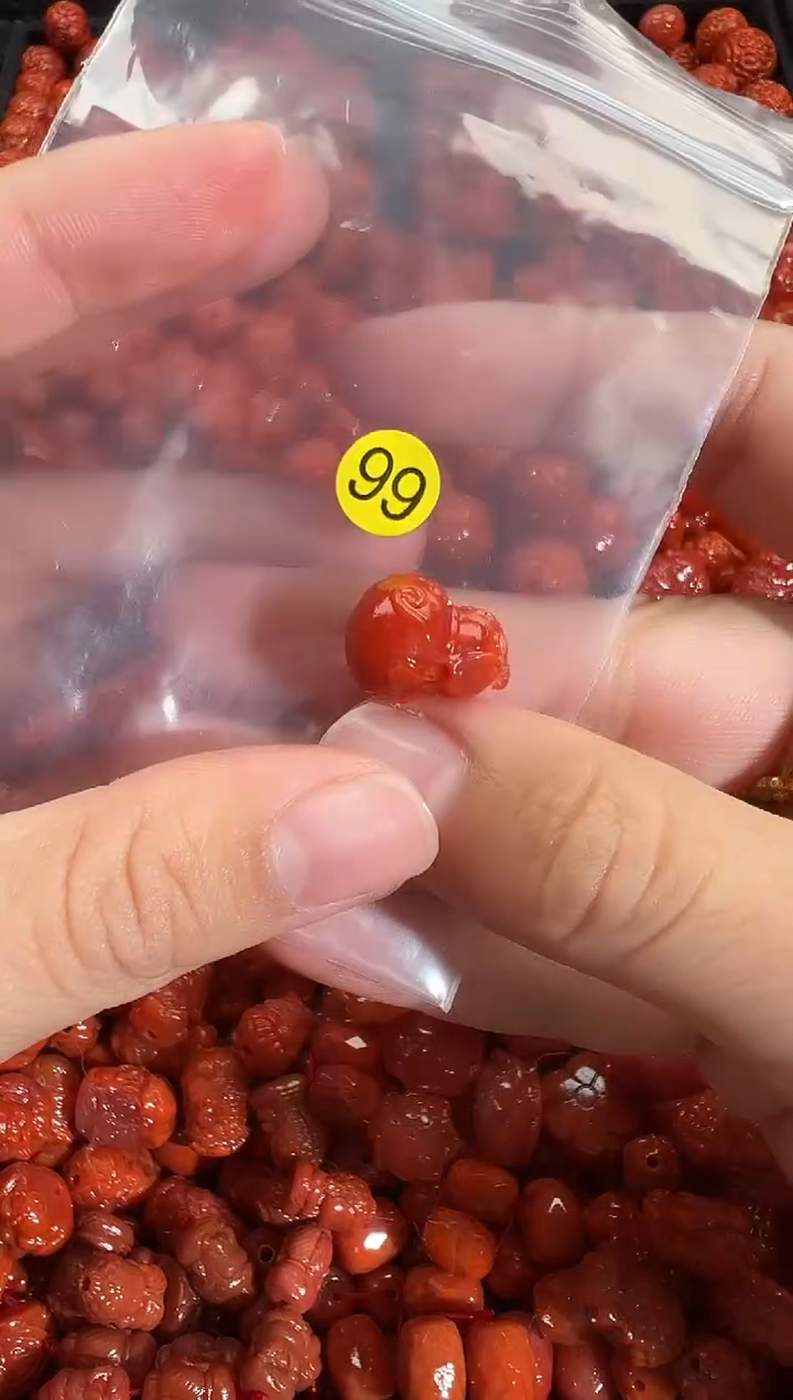 颈饰未镶嵌南红玛瑙1