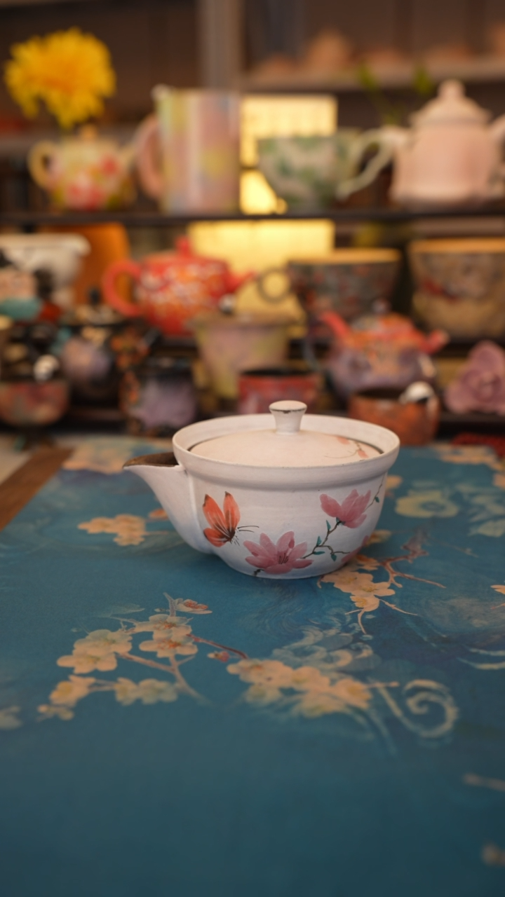 【闪购商品】玉兰花系列 紫砂宝瓶