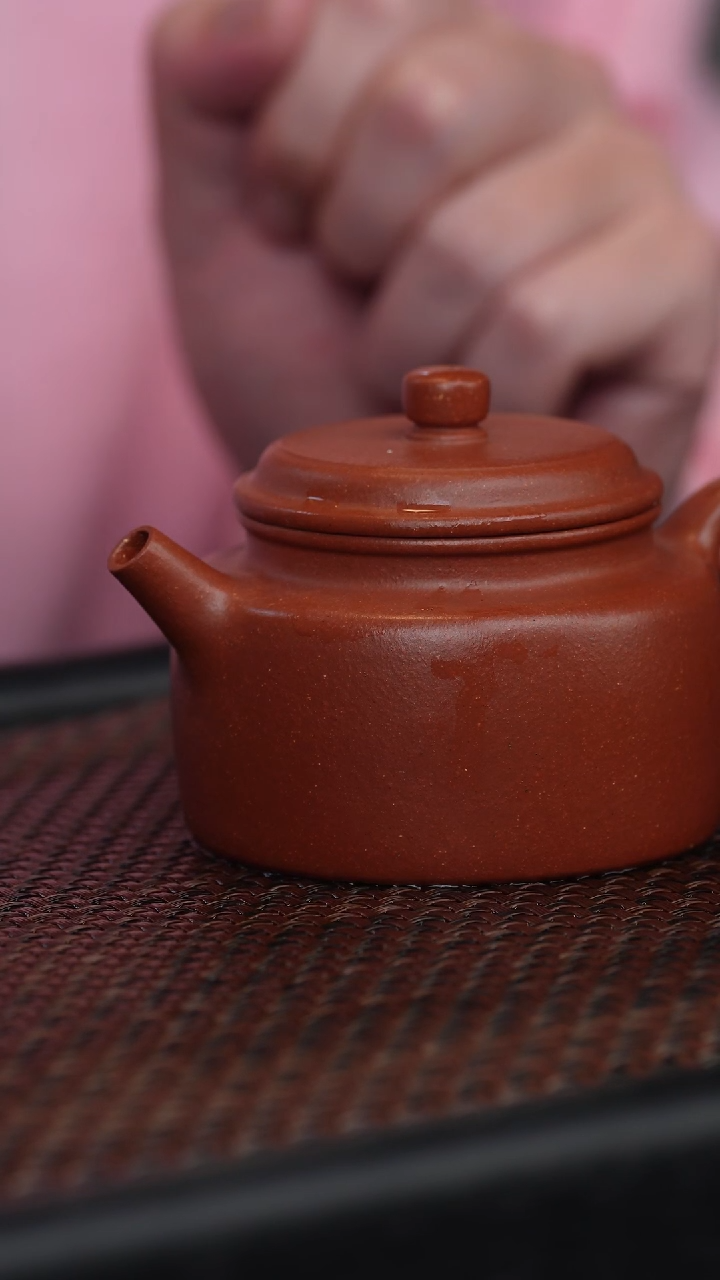 【闪购商品】宜兴紫砂原矿半手红降坡160cc左右