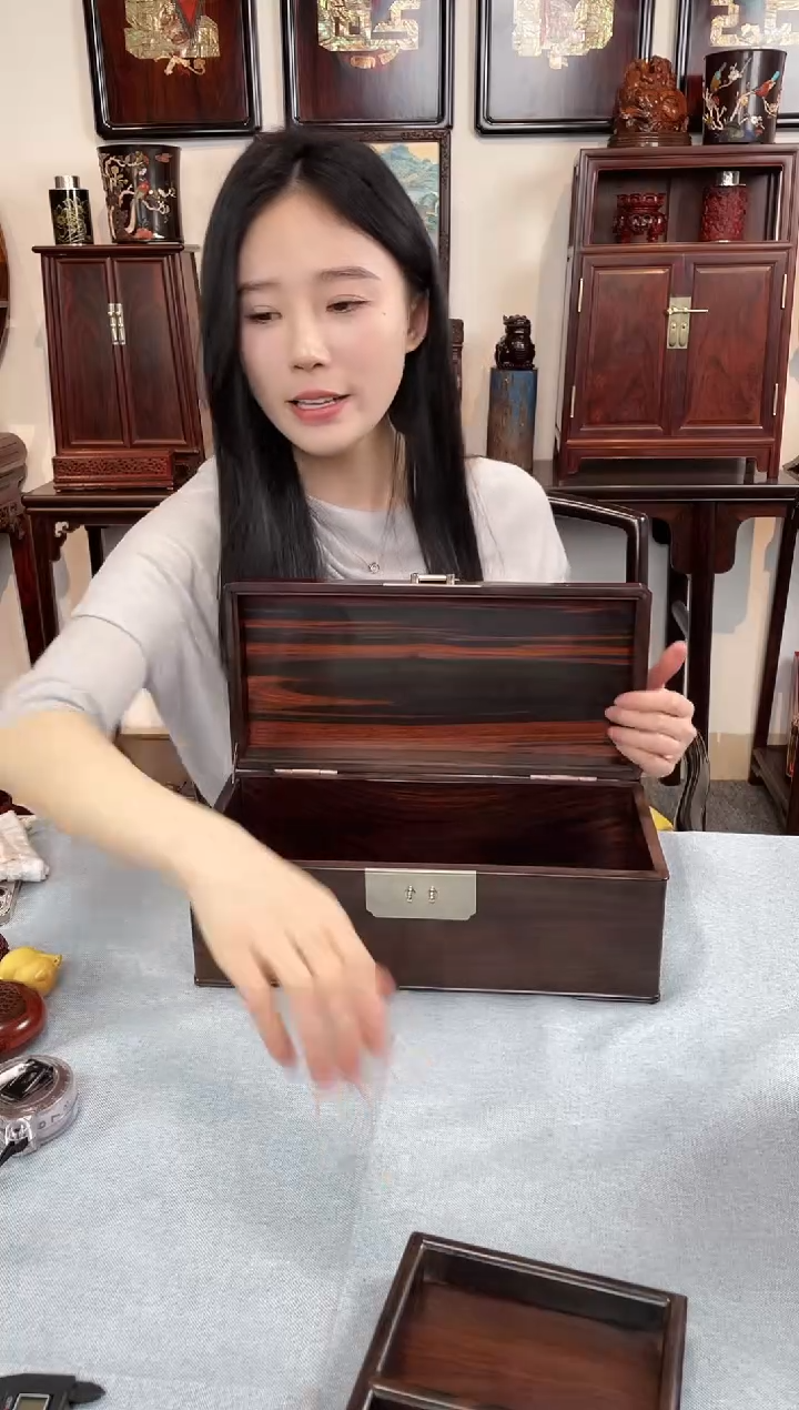 【闪购商品】红酸枝木类成套家具首饰盒