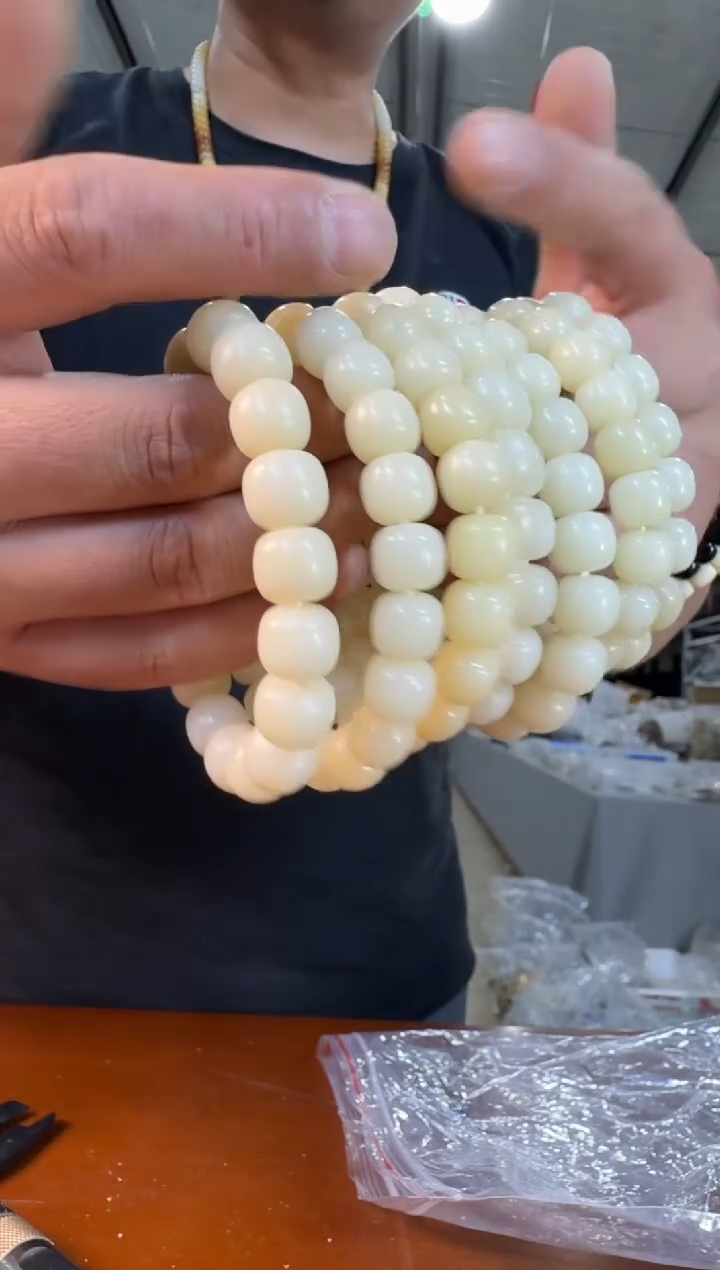白玉菩提吊坠K220实物为准