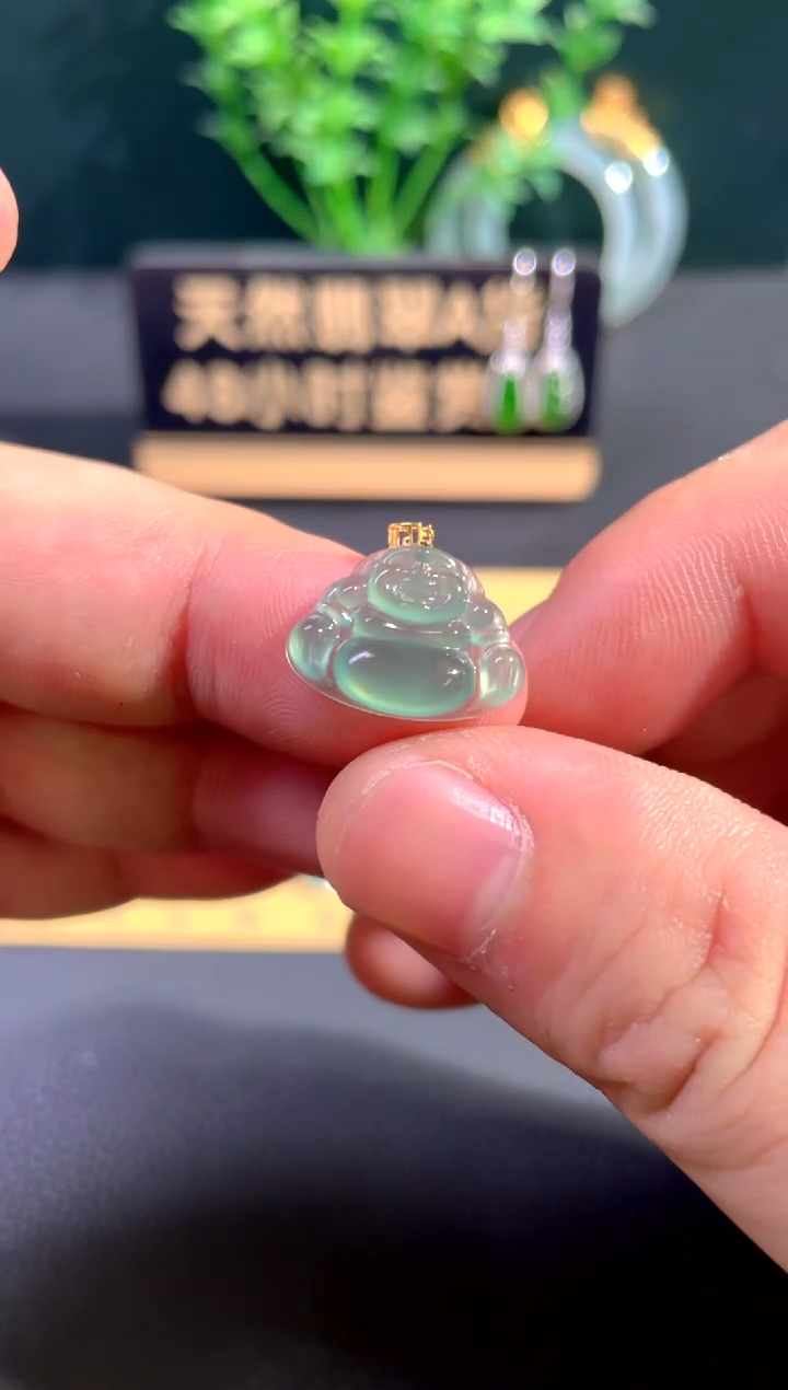 颈饰18K金镶嵌翡翠翡翠