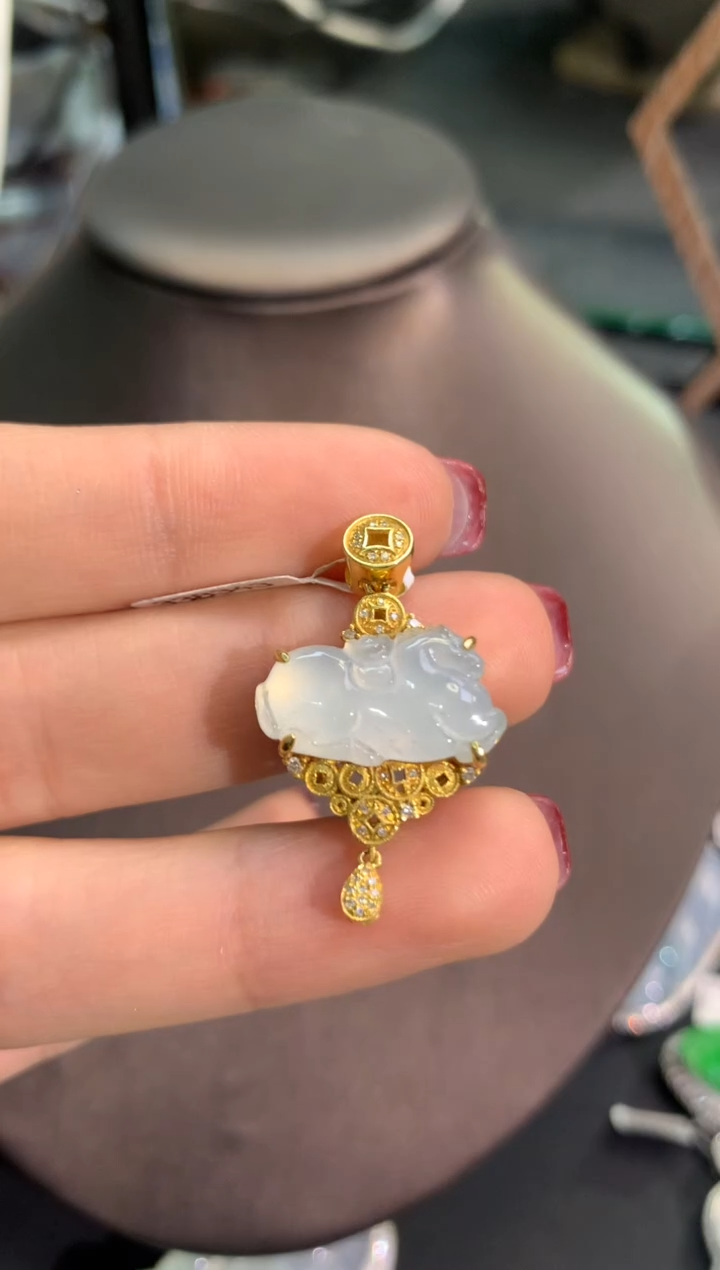 【闪购商品】翡翠吊坠(不含链)18K金镶嵌吊坠