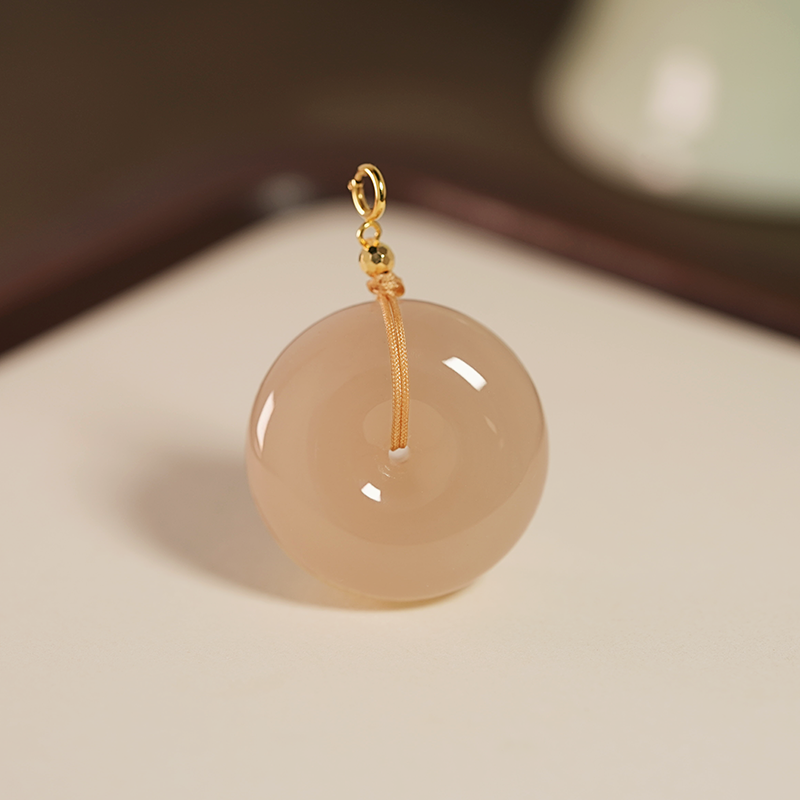 【石泽珠宝】25*12MM和田玉红藕粉平安扣+18k金镶嵌多样性发货含绳