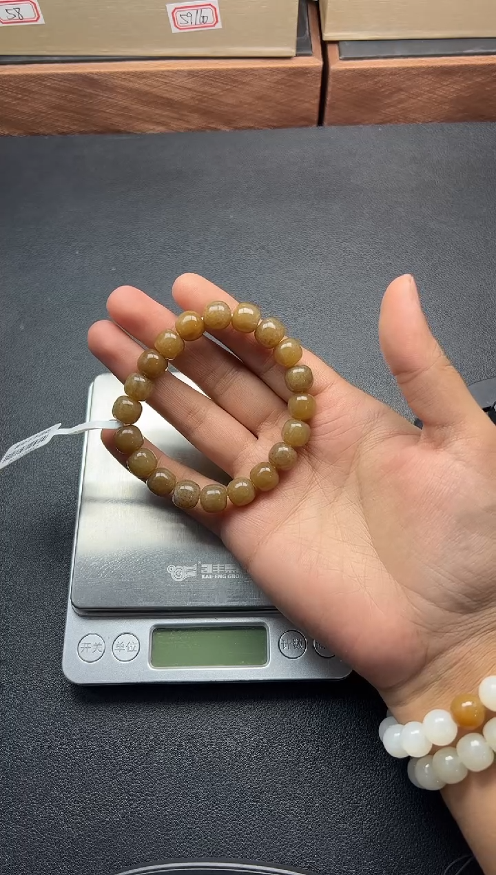 未镶嵌手串和田玉且末微色差远矿卡10手串