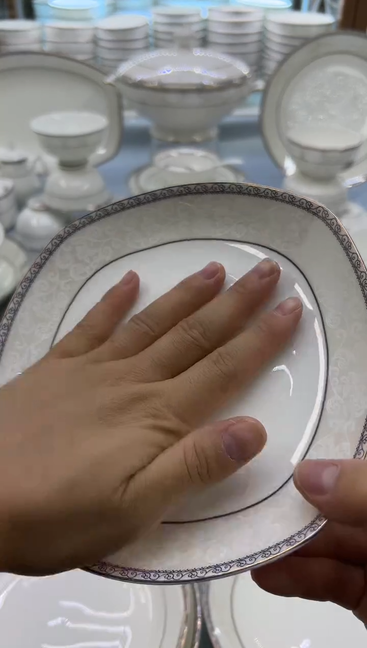 骨瓷玲珑7.5方2个