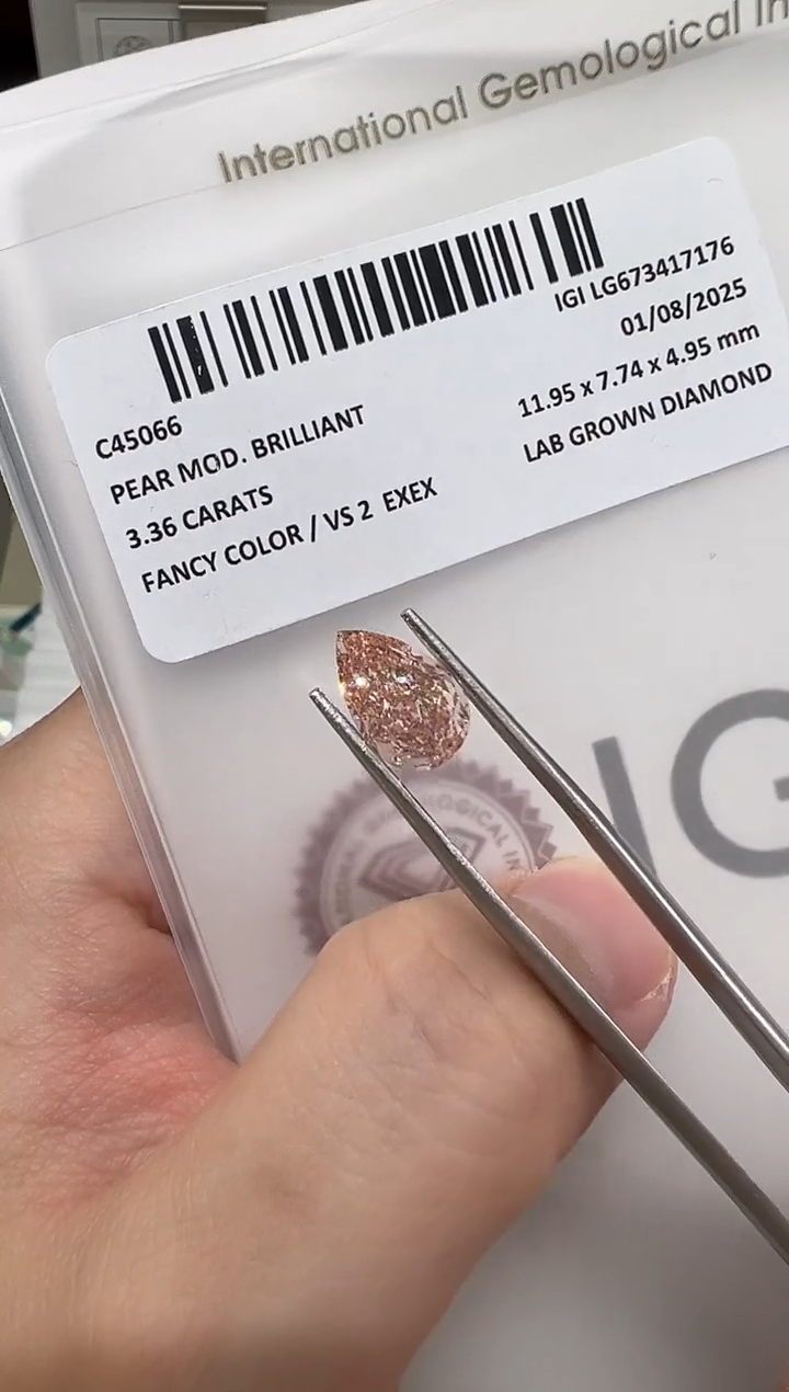 【闪购商品】实验室培育钻石裸石未镶嵌@ 3.36 ct 先鉴赏，再定制！