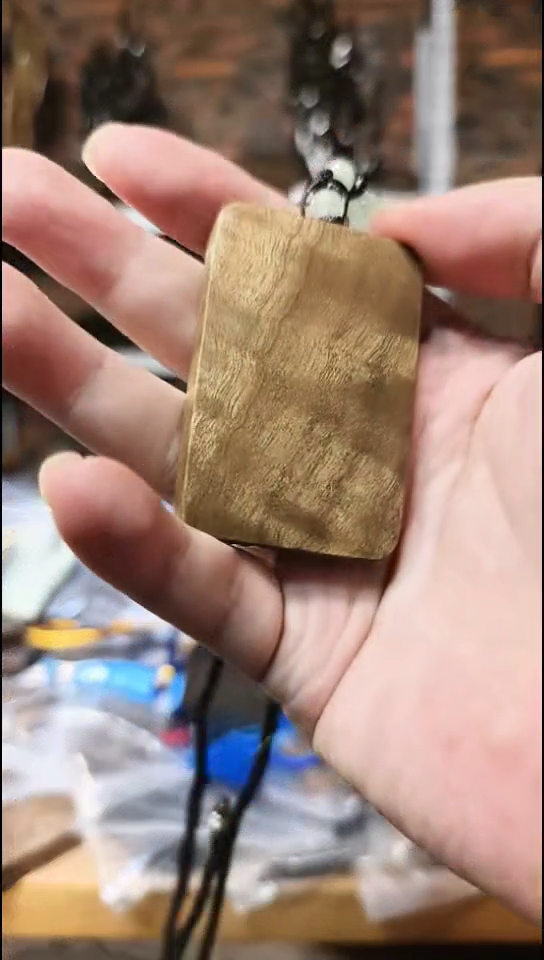 金丝楠无事牌脖挂