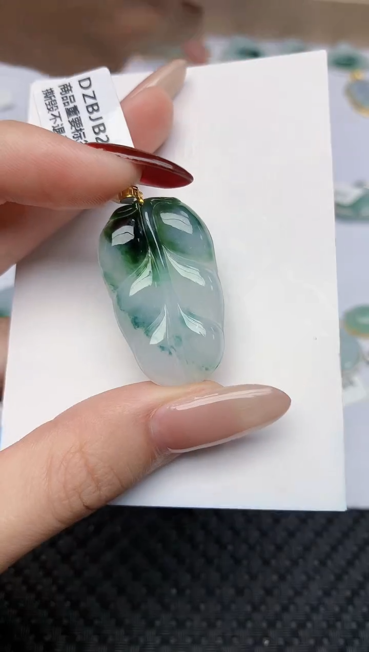 【闪购商品】翡翠颈饰18K金镶嵌天然翡翠a货