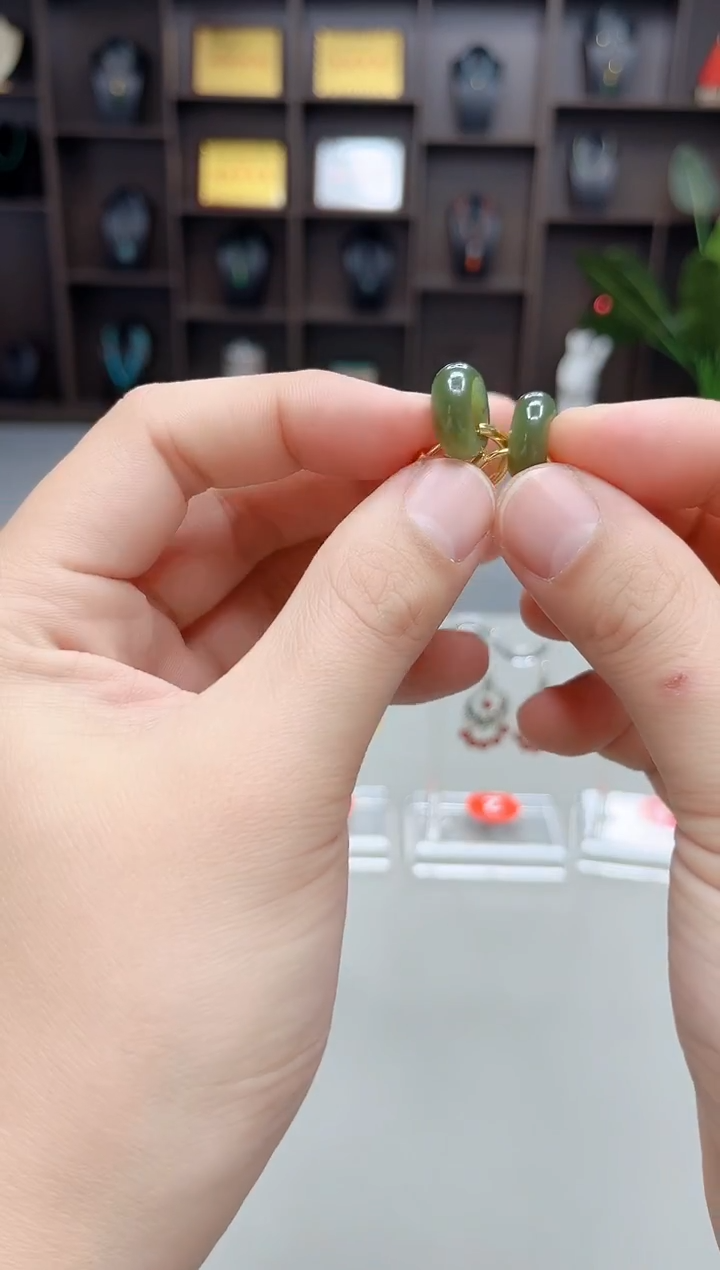 未镶嵌和田玉（子料）耳饰319000