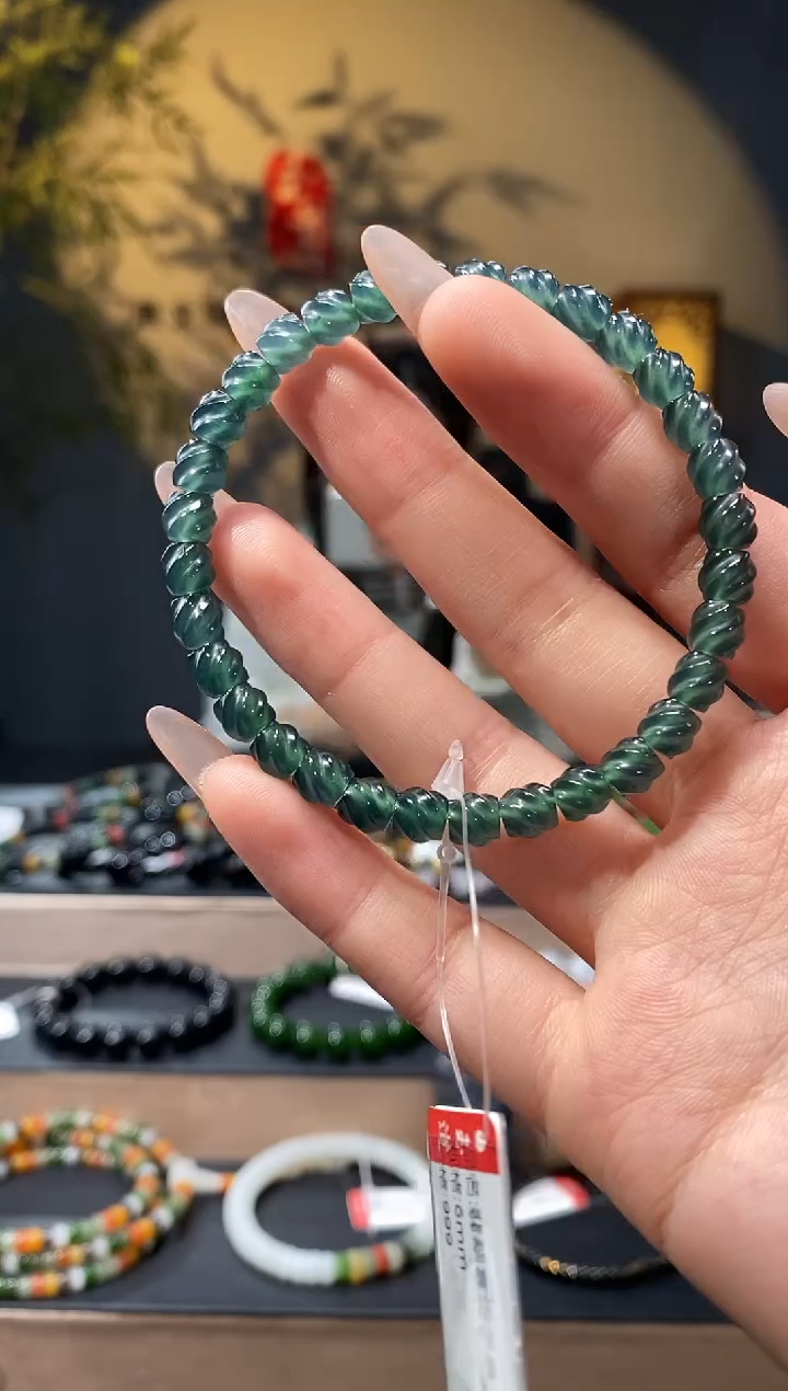 【闪购商品】翡翠手串未镶嵌6mm喜旋手串