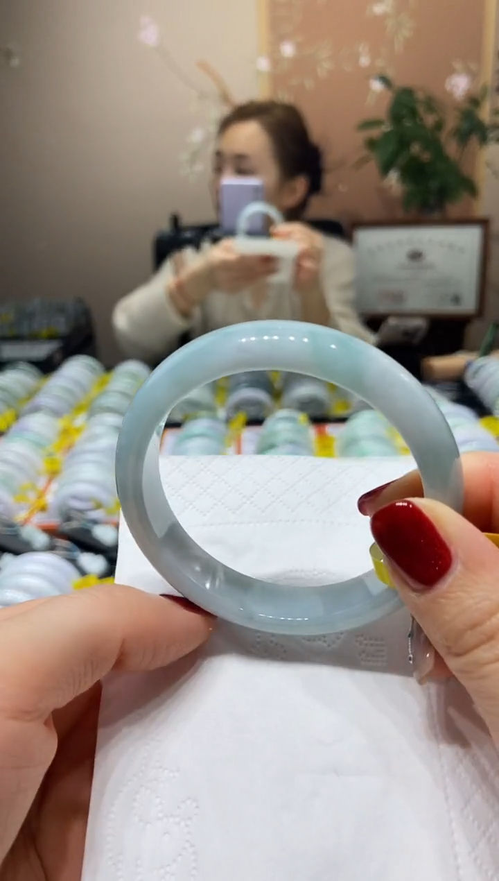 【闪购商品】翡翠手镯未镶嵌54 55圈口