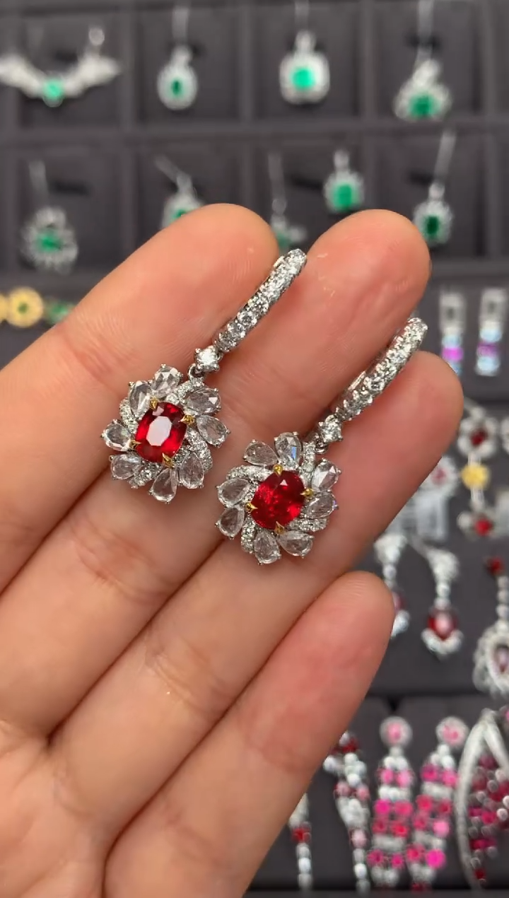 【闪购商品】红宝石耳饰18K金镶嵌2.02克拉GRS鸽血红