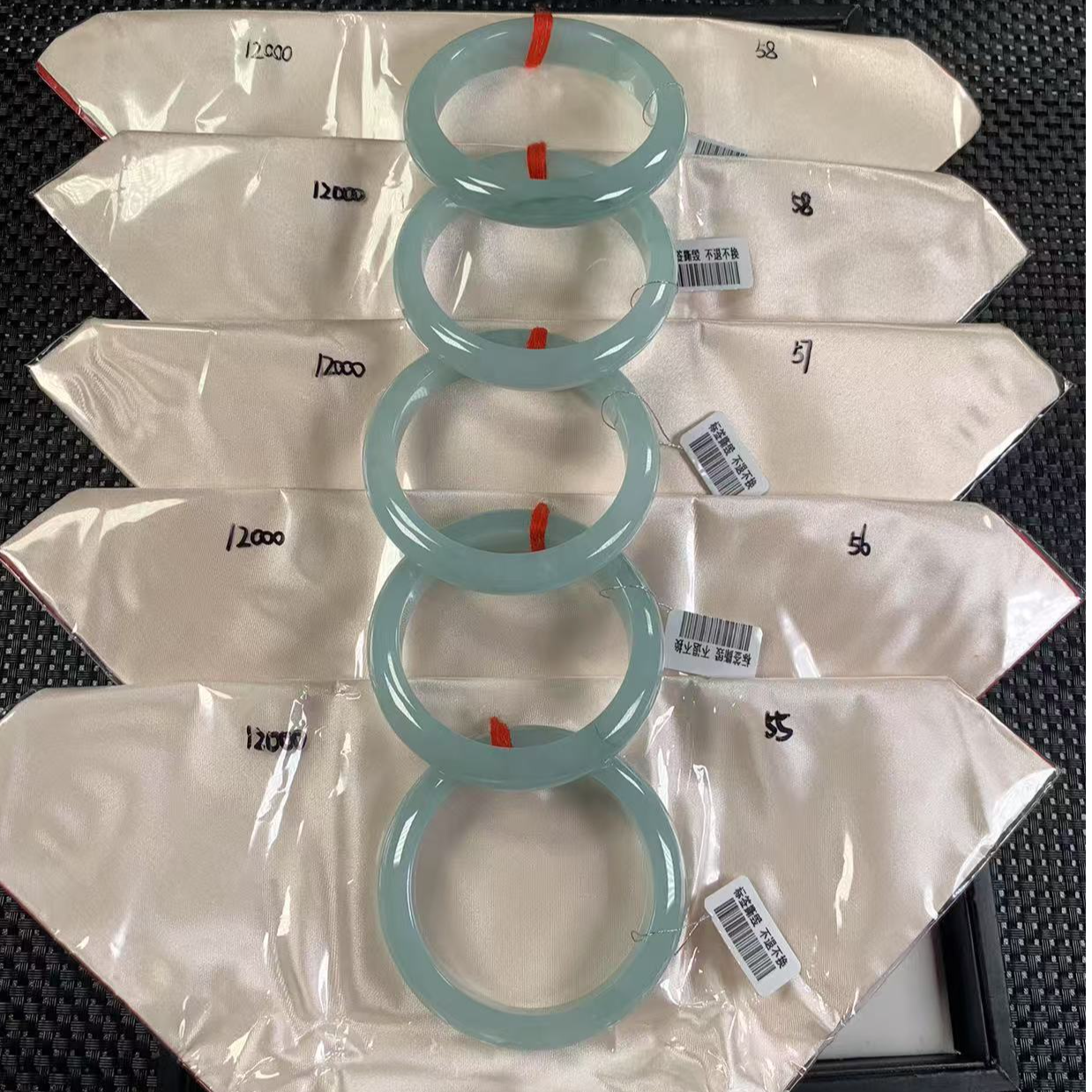 天然缅甸翡翠A货手镯多样性发货，发一件